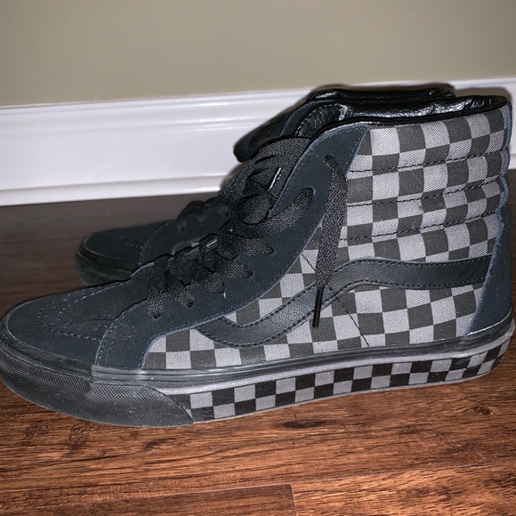 Men\u2019s Vans black checkered hi tops size 9